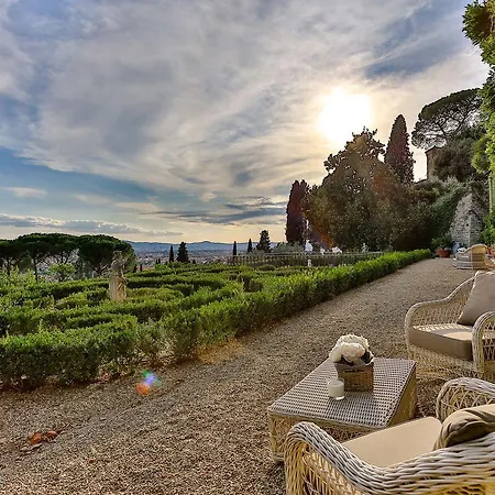 מלון Le Fontanelle 4*